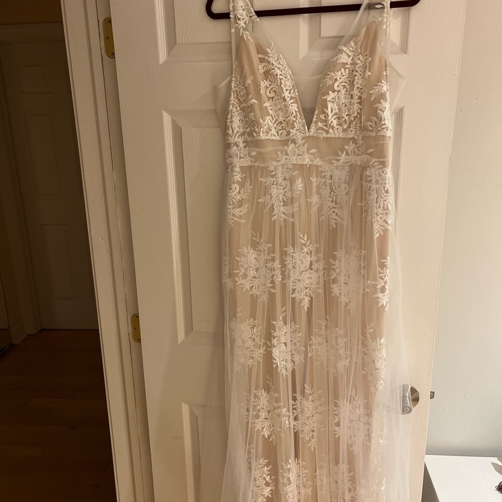 Beige lace long dress